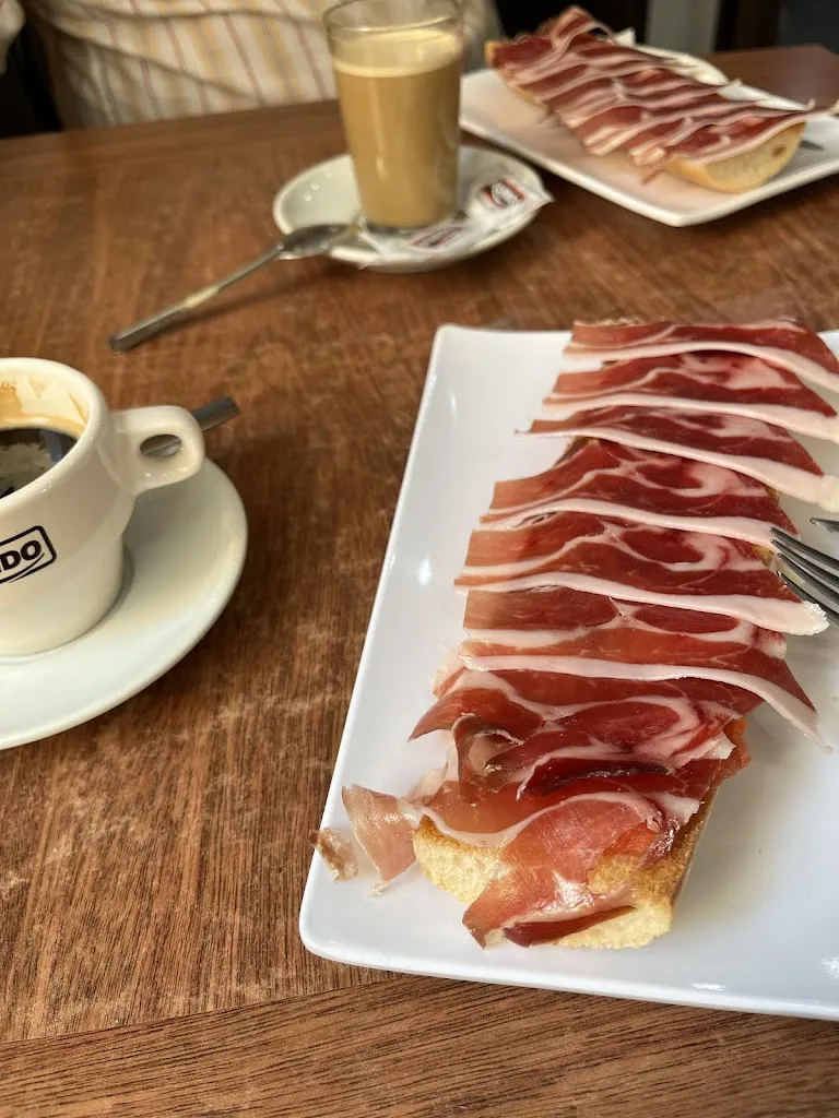 Vicente Alfonso_Bar La Barrika_Navalmoral de la Mata_review