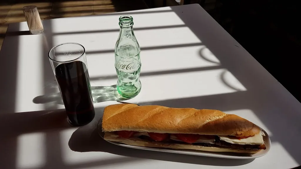 Emilio Jose Barrios Juarez_Bar Peña_Navalvillar de Ibor_review