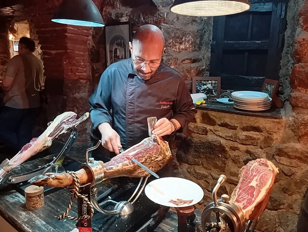 Juan Antonio Guerra_La Bodega de Pérez_Montánchez_recensione