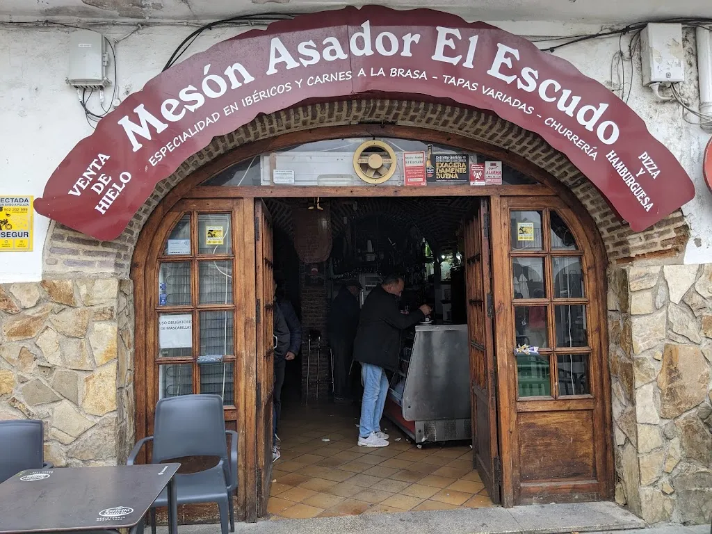 Meson Asador El Escudo_Montánchez_slider_image_1