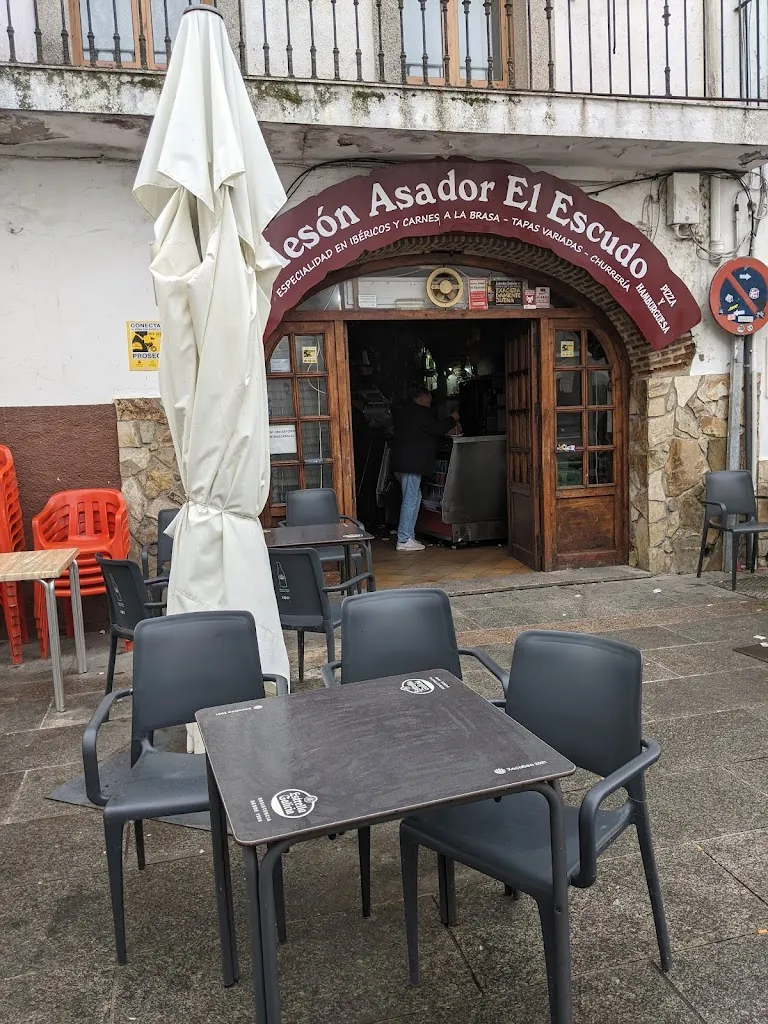 Meson Asador El Escudo_Montánchez_slider_image_3