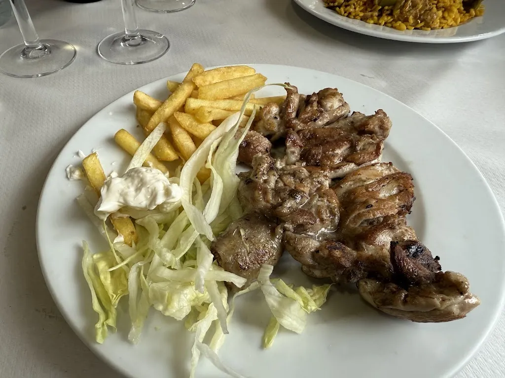 Hostal Restaurante La Paella_Balazote_slider_image_3