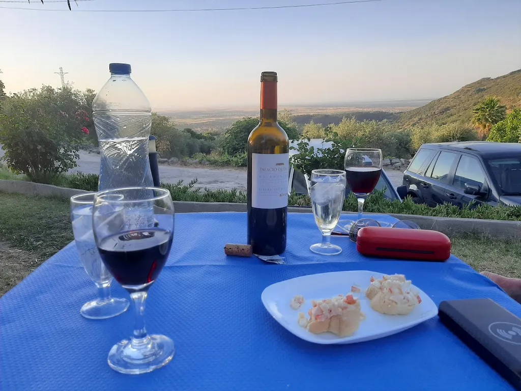 willem van der K_La Hondonada_Montánchez_review