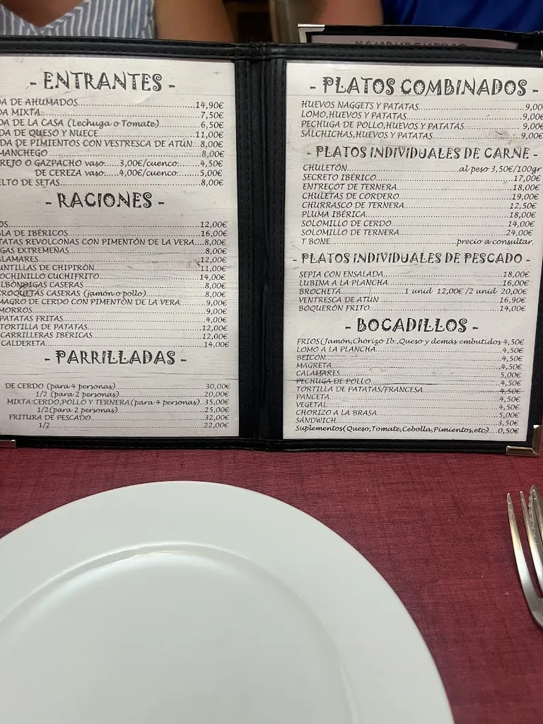 joni. bl_Braseria Las Nogaledas_Navaconcejo_review