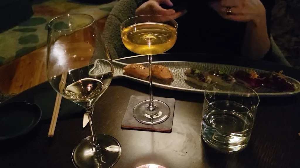 Isa Restaurant & Cocktail Bar_Ares_slider_image_2