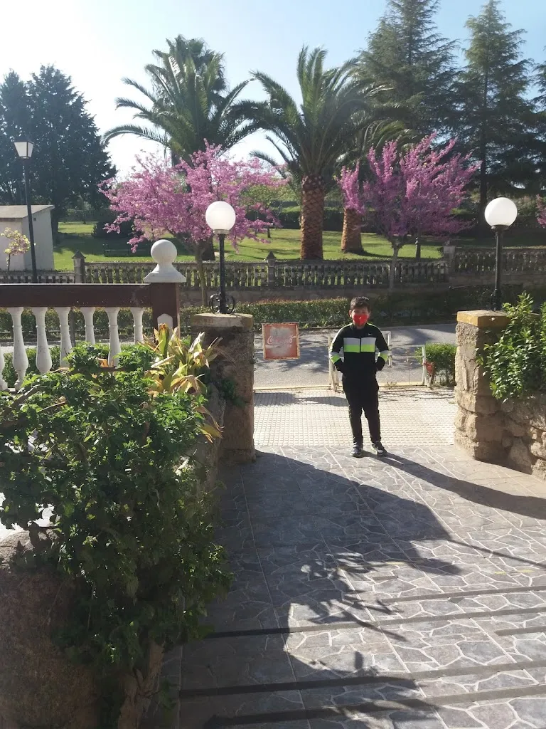 Hostal Restaurante La Venta_Navas del Madroño_slider_image_2