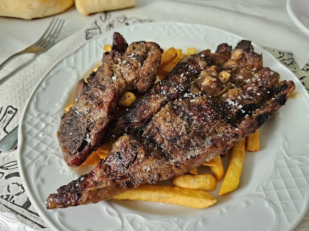 Hostal Restaurante el Avión_Oliva de Plasencia_slider_image_3