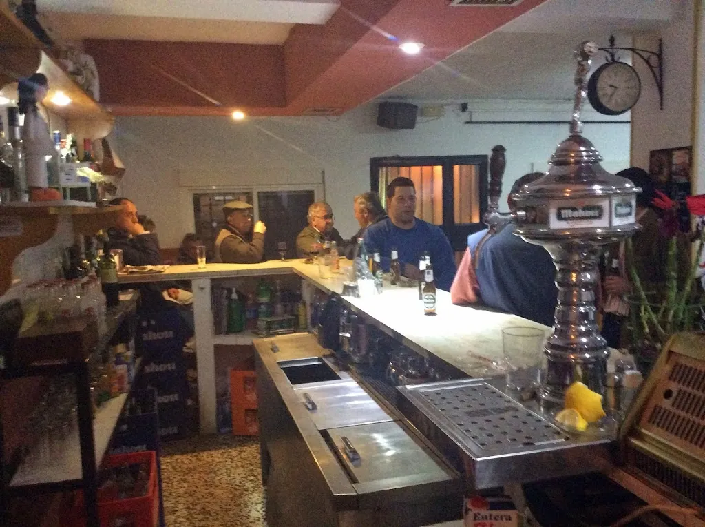 Café Bar Pedro restaurant in Peraleda de San Román