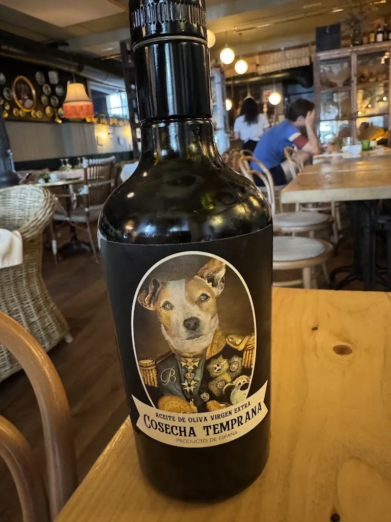 Chien-Fa Tseng_El Perro y la Galleta - Castelló_Palomero_review