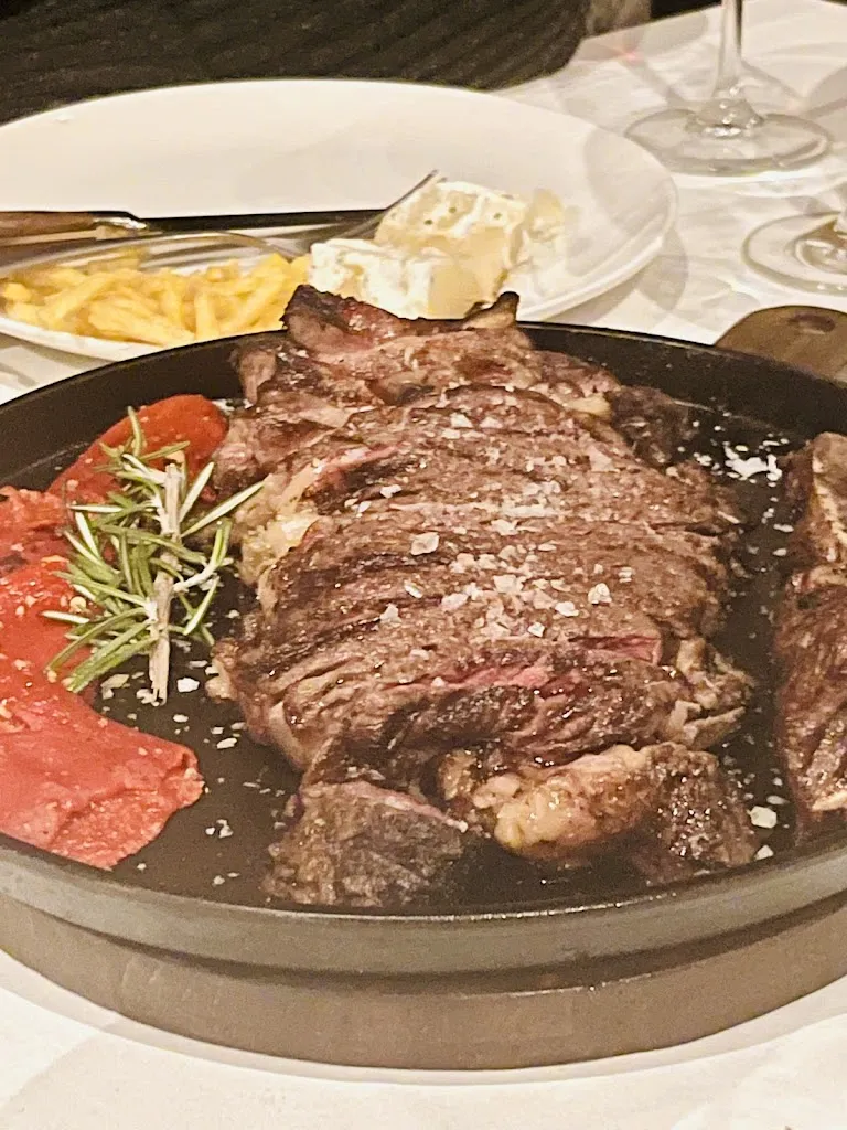 C Defran_La Vaca Argentina Moraleja_Moraleja_review