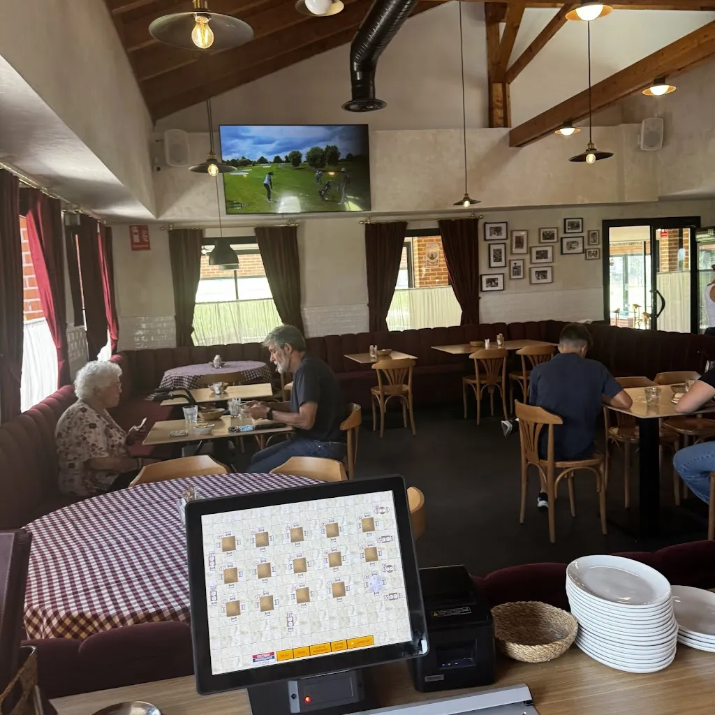 Nilye Castillo Tovar_Casa Amparo 1948_Moraleja_recensione