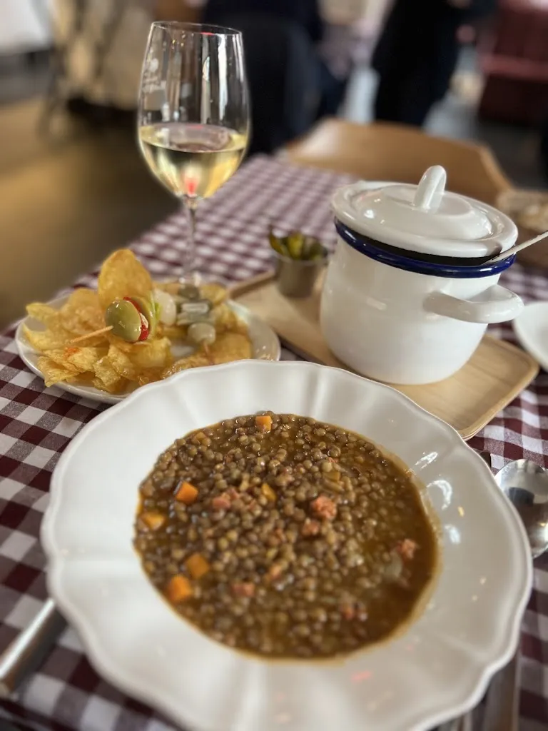 Antonio Lopez Esparza_Casa Amparo 1948_Moraleja_recensione