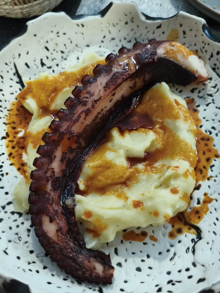 Ana Hernández Mahillo_Restaurante El Paso_Perales del Puerto_recensione