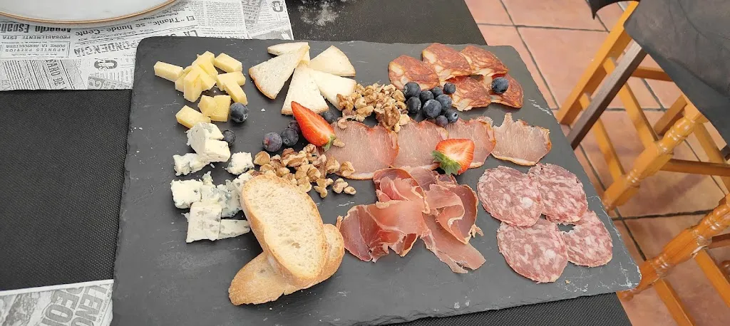 Restaurante El Paso_Perales del Puerto_slider_image_3