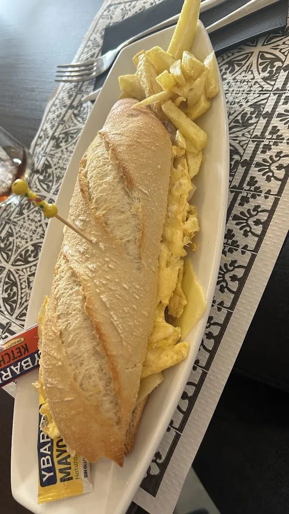 Gemma MGJ_Cafetería Restaurante Los Rulos_Perales del Puerto_review