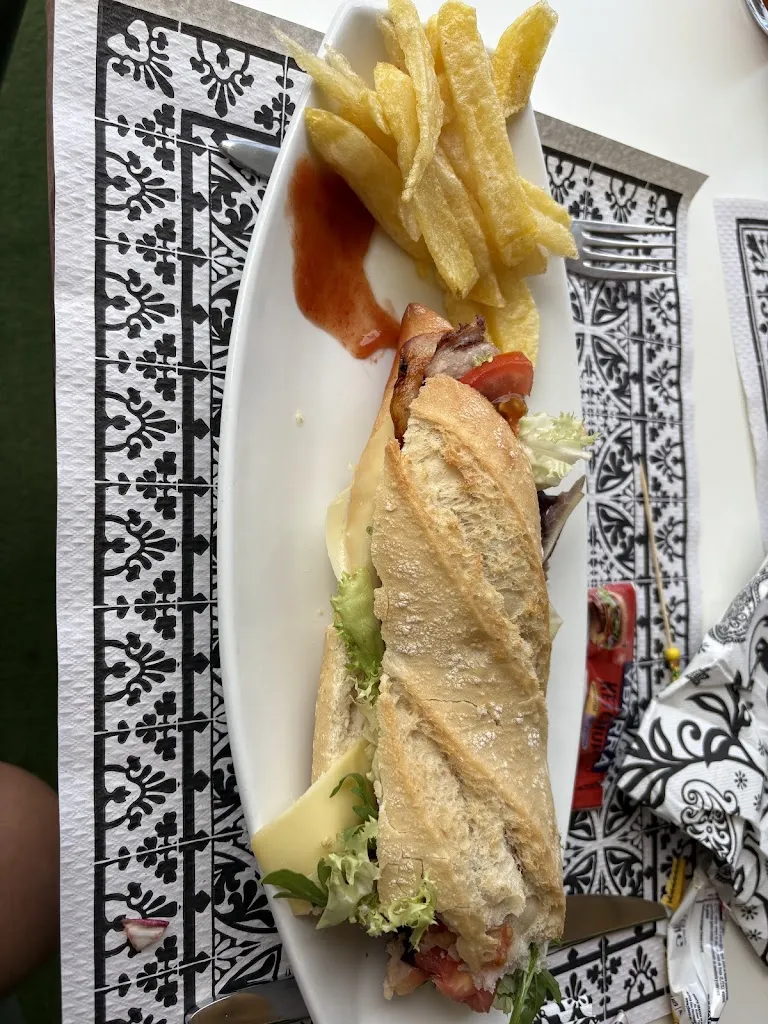 Rafa Esteban_Cafetería Restaurante Los Rulos_Perales del Puerto_review