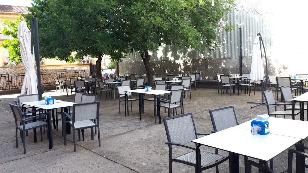 82 CAFE BAR restaurant in Pinofranqueado