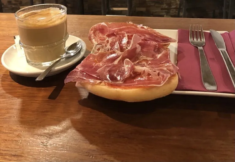 Soraya Sánchez_Bar Churreria Cuatro Caminos_Pinofranqueado_review