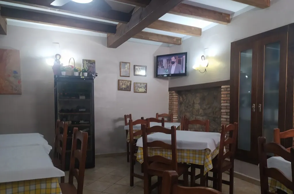 Restaurante las Trebedes_Pozuelo de Zarzón_slider_image_3