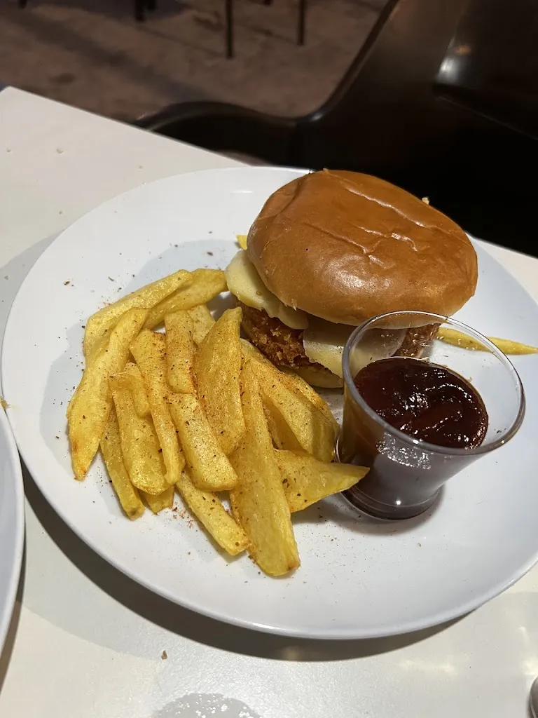 BAR LOS TRUENAS ristorante a Piornal