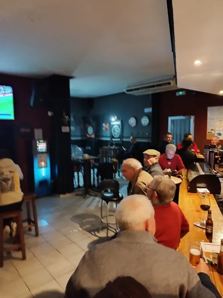 M H_Pub Tardón_Piornal_recensione