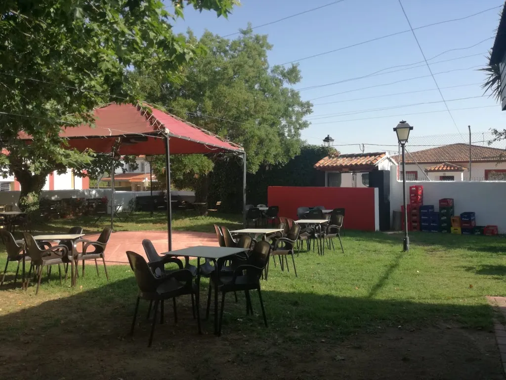 Chiringuito Luky's restaurant in Robledillo de la Vera