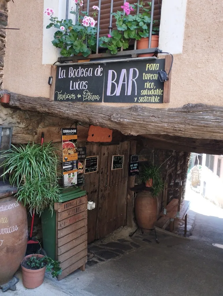 Mesón Barrero_Robledillo de Gata_slider_image_1