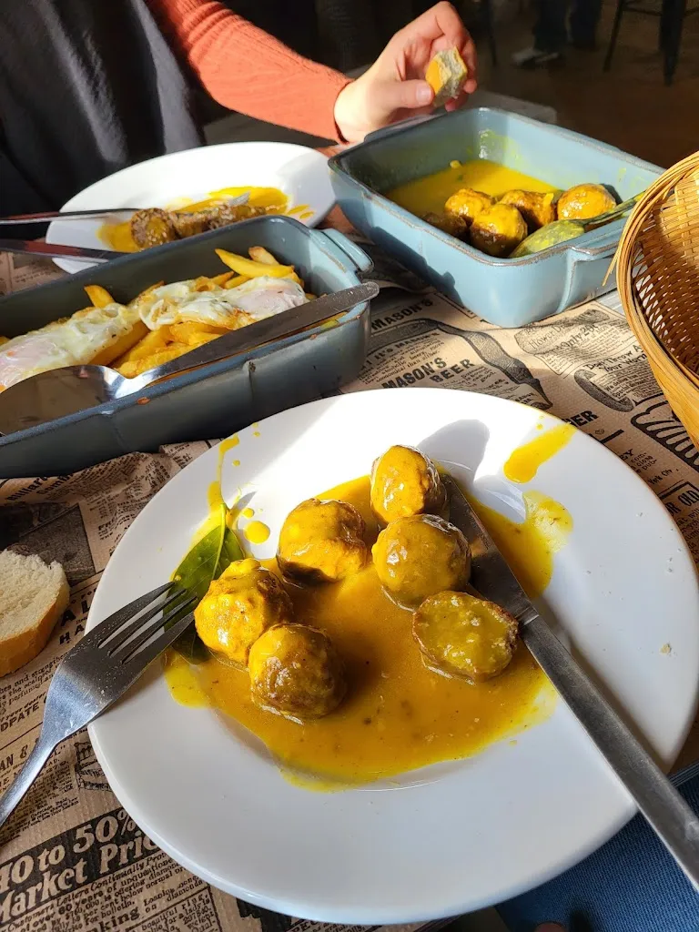 Roberto V_Bar Centro Social_Romangordo_review