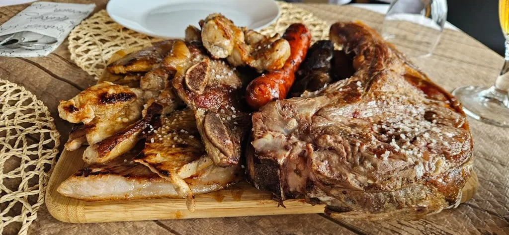 Tomasz Duchnowski_La posada_Robledillo de Trujillo_review