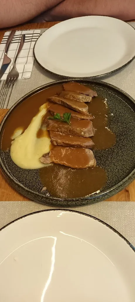 Ana Solis_BAR FE_Salvatierra de Santiago_review