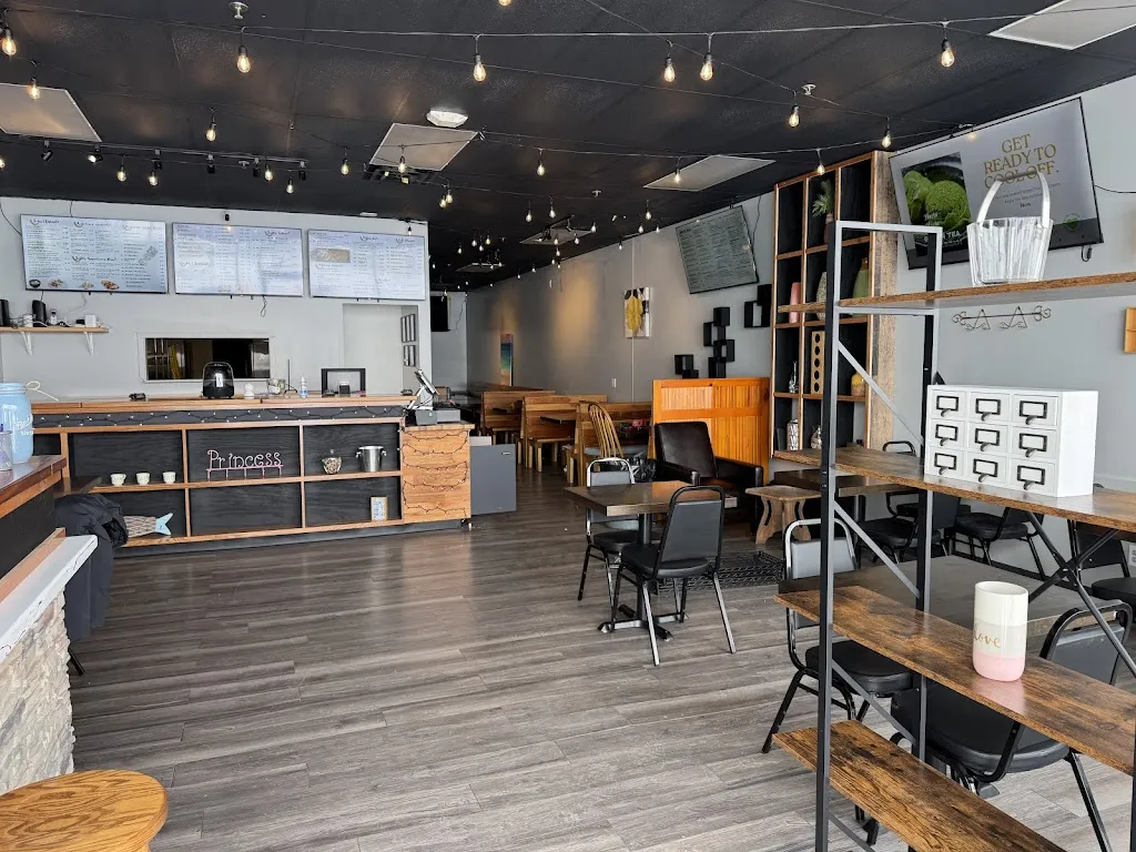 Hachi Hachi Sushi & Hibachi Portage restaurant in Portaje