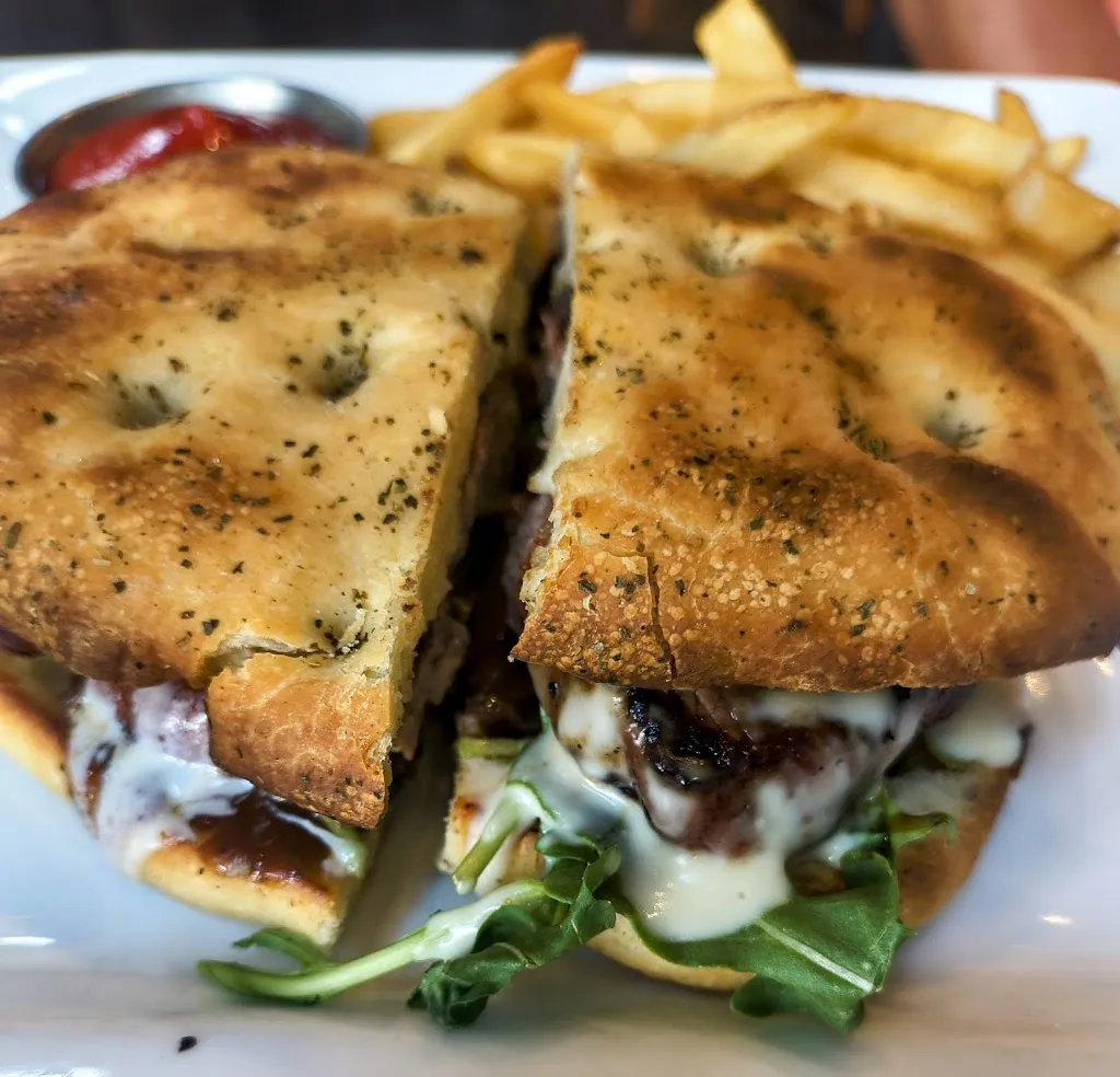 Sandra Canales_Fieldstone Grill_Portaje_review