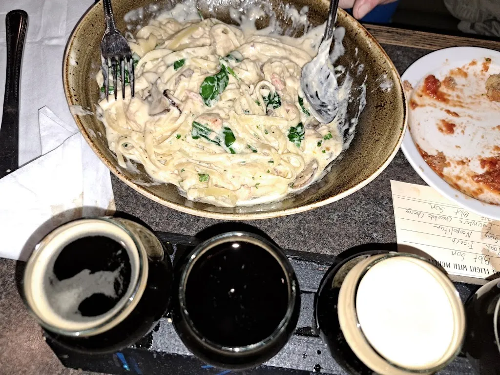 Menu_Monelli's Italian Grill & Sports Bar_Portaje_image_5