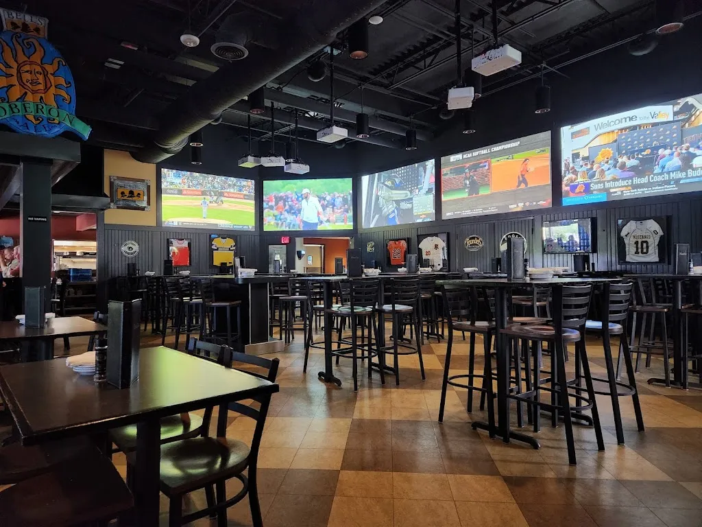 Monelli's Italian Grill & Sports Bar_Portaje_slider_image_3