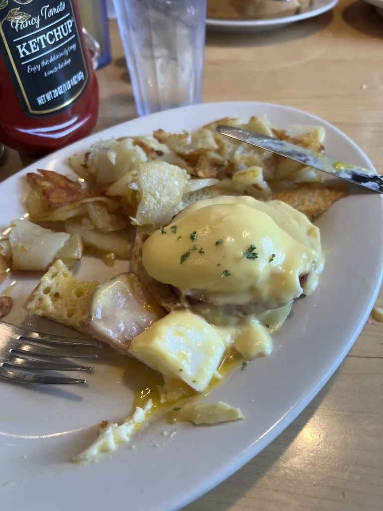 Menu_Dino’s Restaurant and Lounge_Portaje_image_6