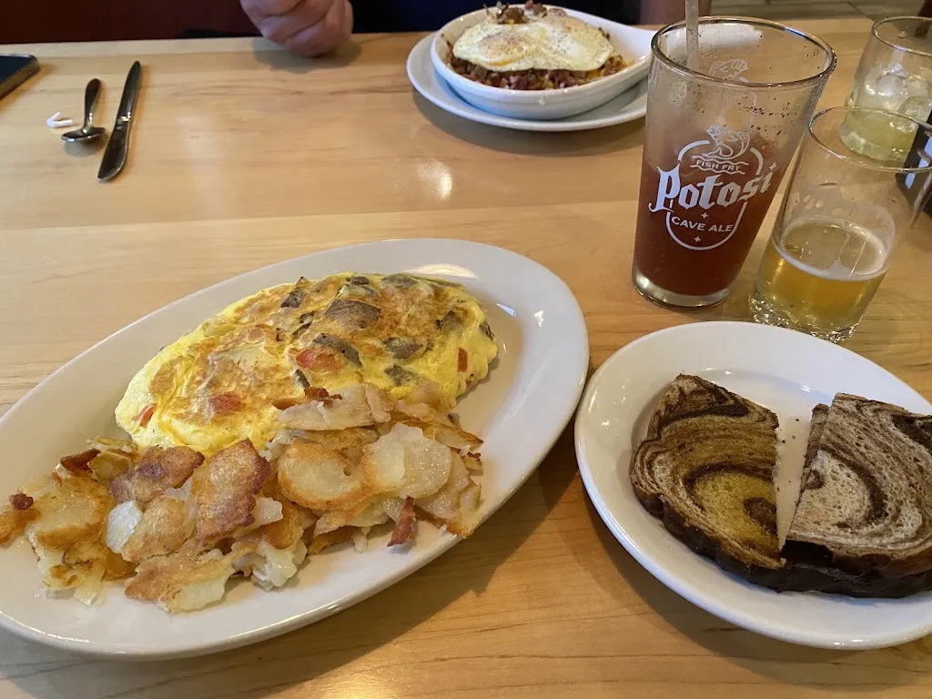 Brian Hastings_Dino’s Restaurant and Lounge_Portaje_review