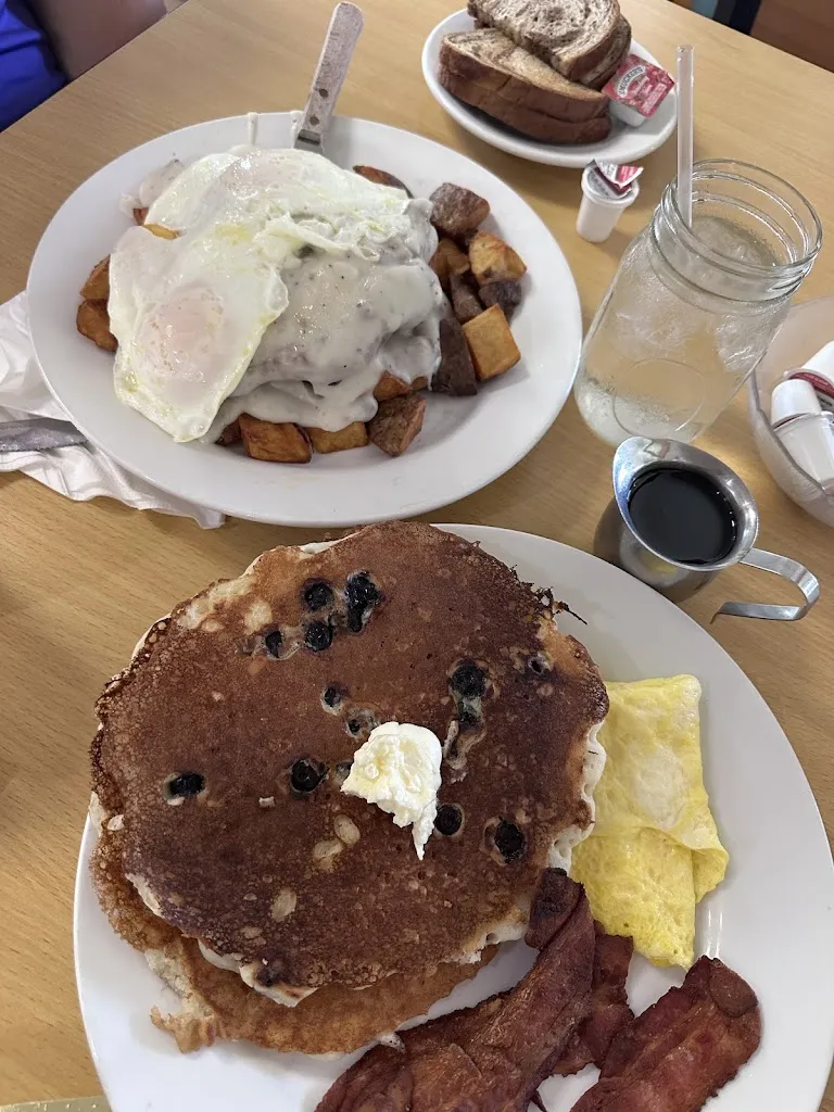 Ashley Pope Christiansen_Tate's Place_Portaje_review