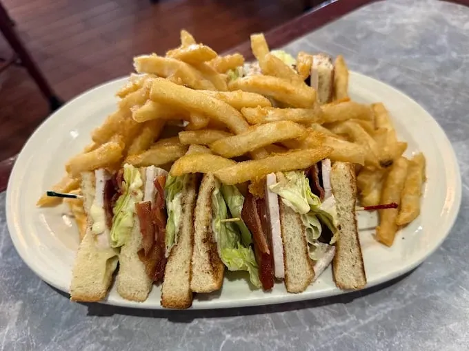 Carl Thomas_Big Time Burgers + Brew_Portaje_review