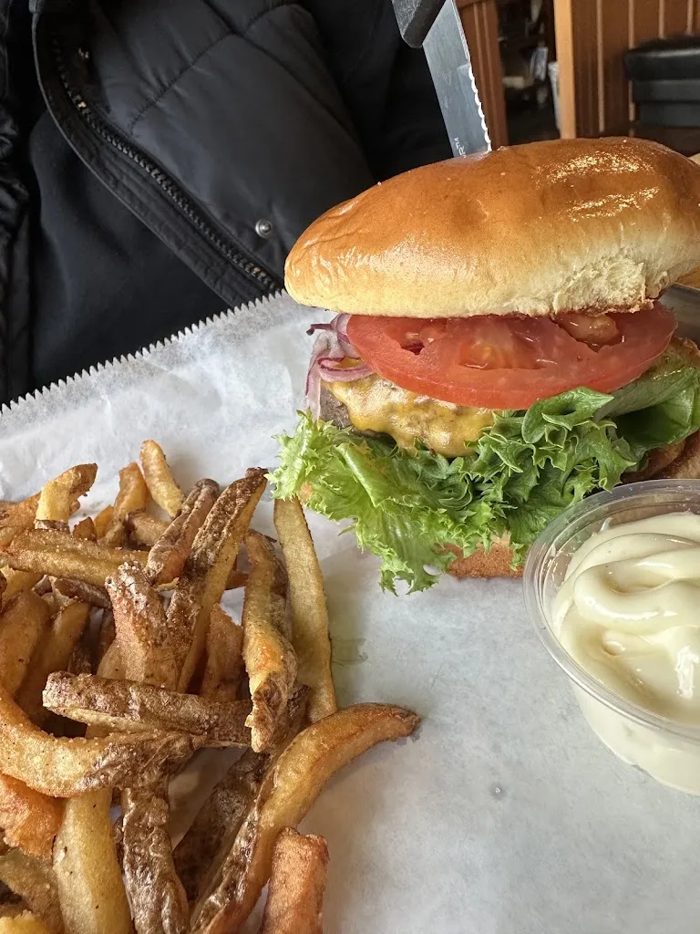 Nathan Evanoff_Big Time Burgers + Brew_Portaje_review