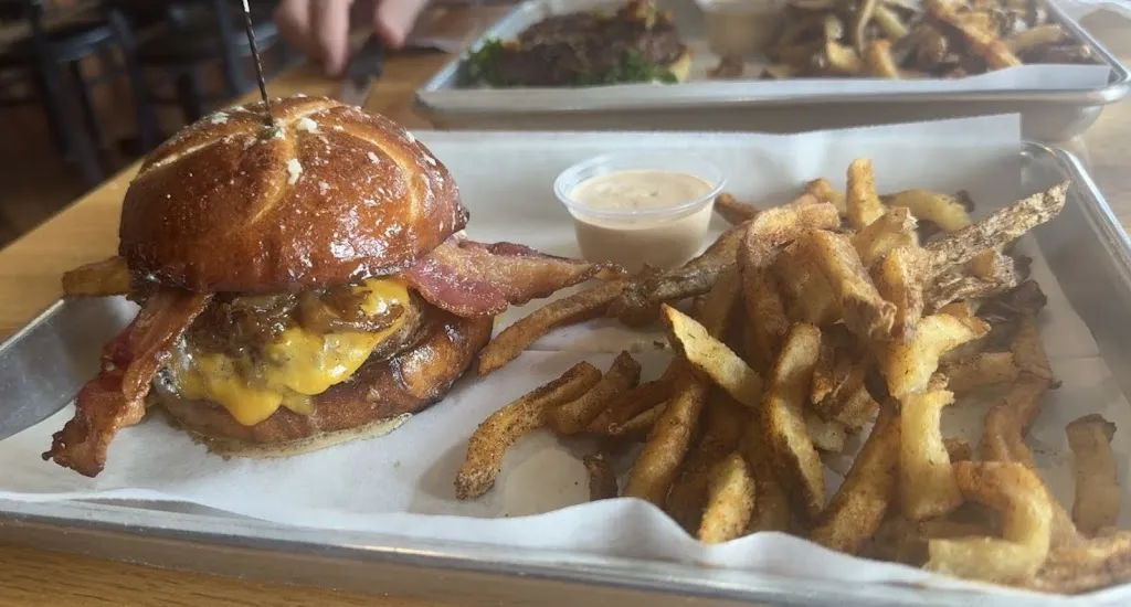 Valerie Kaylor_Big Time Burgers + Brew_Portaje_review