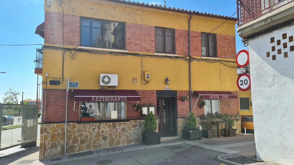 Restaurante El Trashoguero_Santa Marta de Magasca_slider_image_1