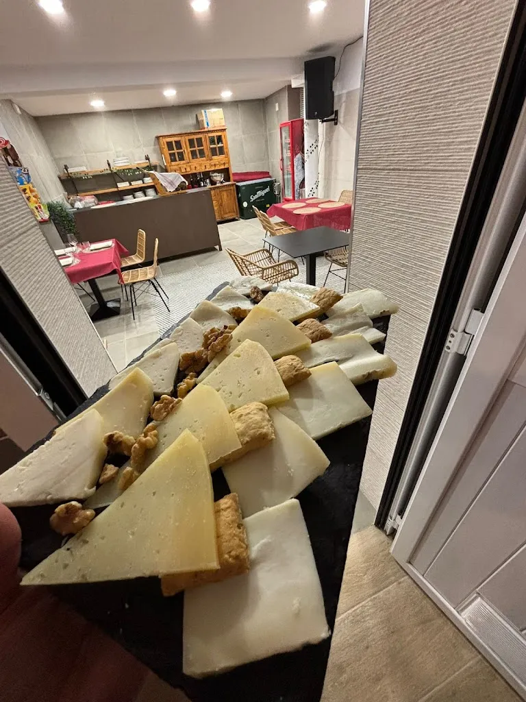 Bar Restaurante La Piscina_Santiago de Alcántara_slider_image_1