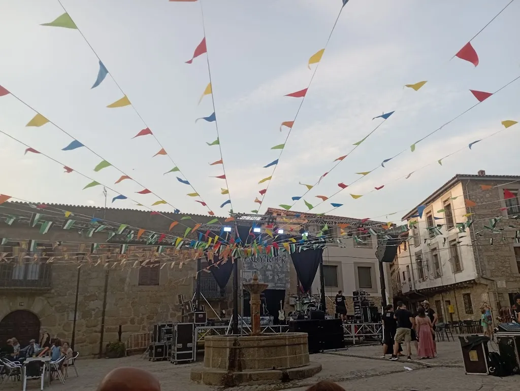 luchy shop_Restaurante Los ARCUS_San Martín de Trevejo_Bewertung