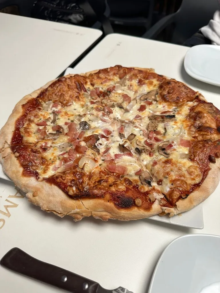 LP_Bar Capirotis Pizzeria_San Martín de Trevejo_review