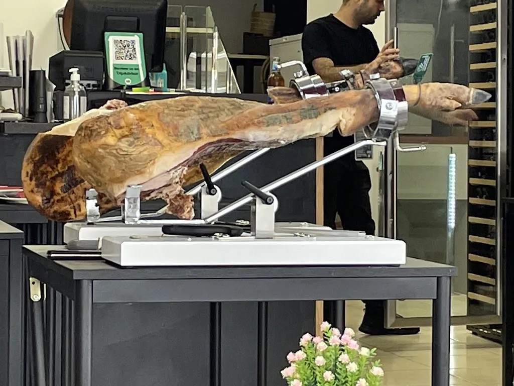 Menu_Ibéricos Gastro-bar_Puerto de Santa Cruz_image_8