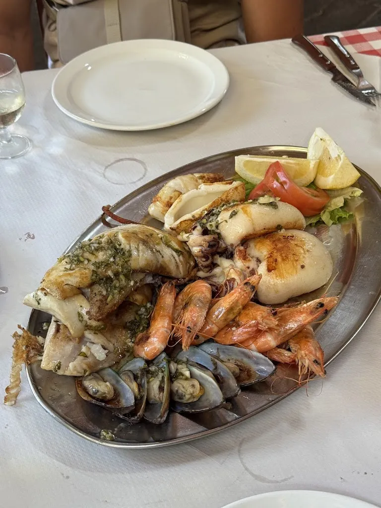 Valerii Artemenko_The Twins Inn_Puerto de Santa Cruz_review