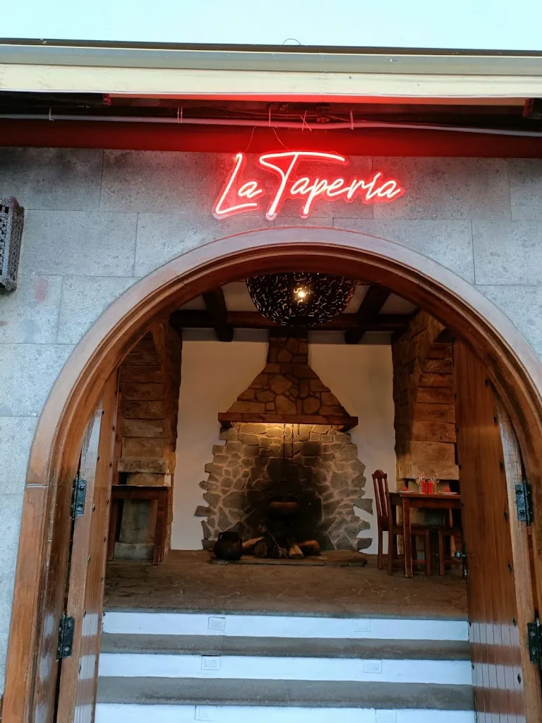 La Tapería restaurant in Puerto de Santa Cruz