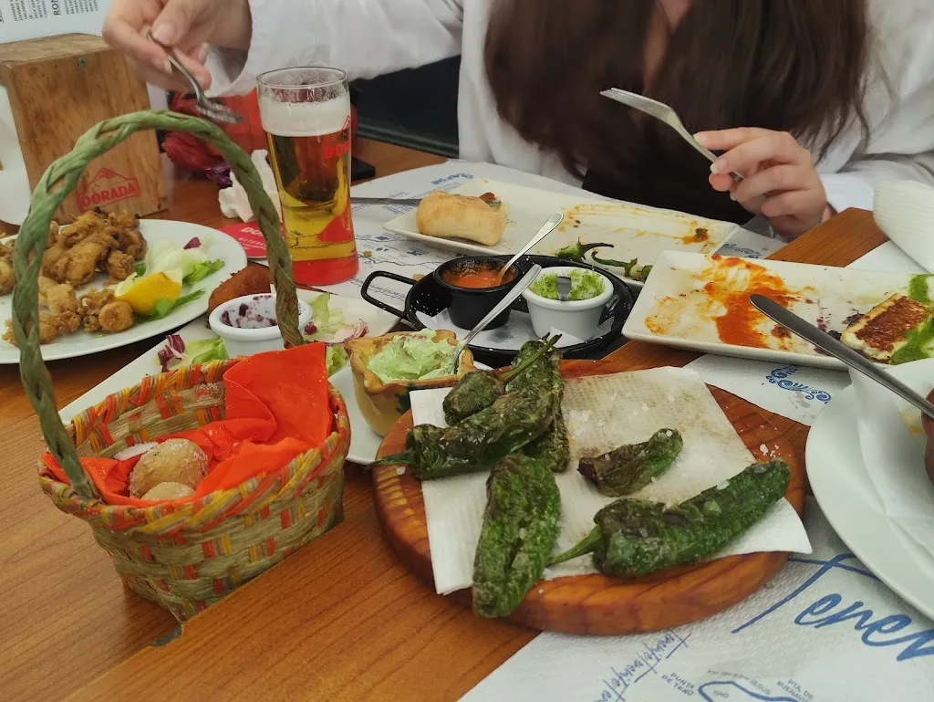 Ewelina Chudzicka_Tapas Bar La hoya 30 casa Toni_Puerto de Santa Cruz_review