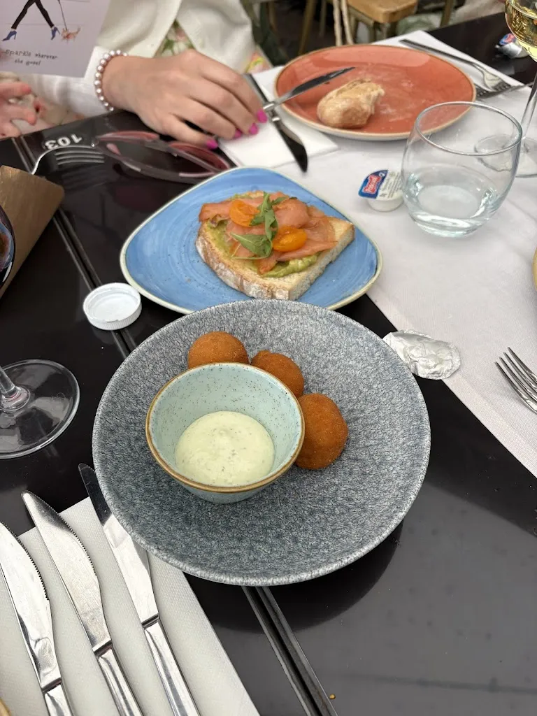 Kevin Dalton_Compostelana Club Café_Puerto de Santa Cruz_recensione