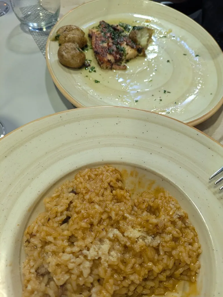 Saranda Bekteshi_Restaurante Terraza El Padrino San Amaro_Puerto de Santa Cruz_review